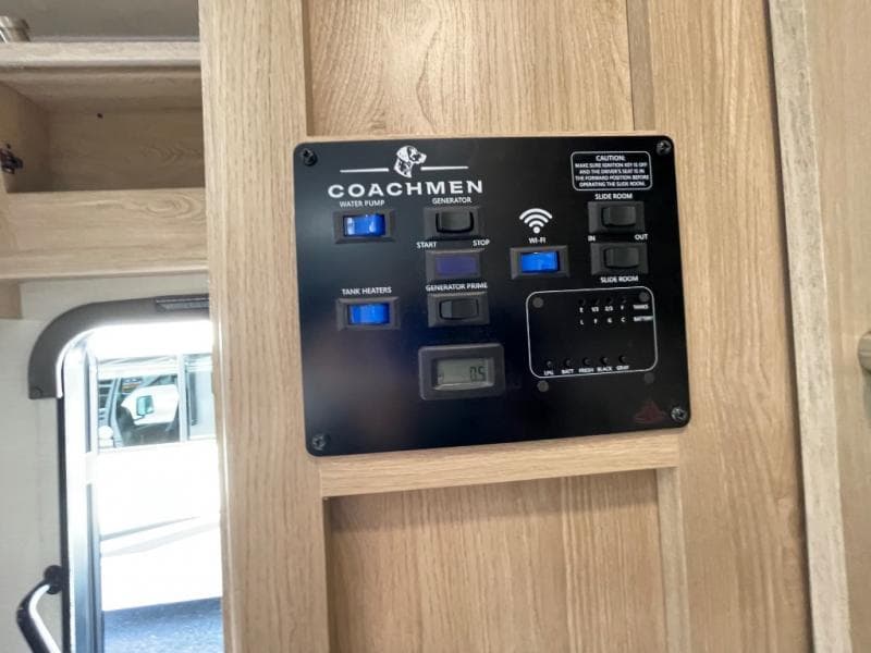 2026 Coachmen 2026 Coachmen Leprechaun - thumbnail 41