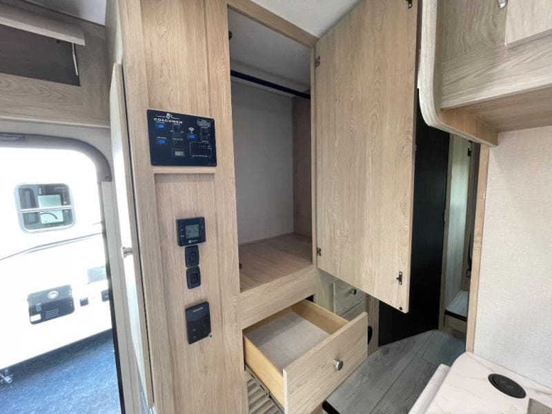 2026 Coachmen 2026 Coachmen Leprechaun - thumbnail 43