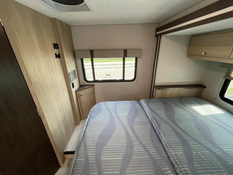 2026 Coachmen 2026 Coachmen Leprechaun - thumbnail 46