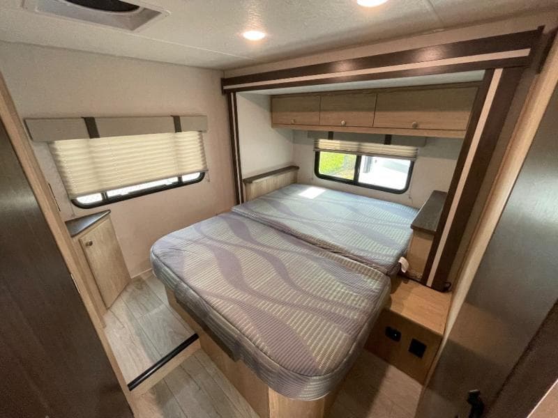 2026 Coachmen 2026 Coachmen Leprechaun - thumbnail 55