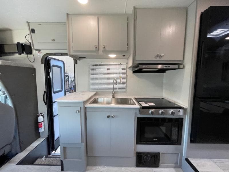 2026 Coachmen 2026 Coachmen Freelander - thumbnail 11