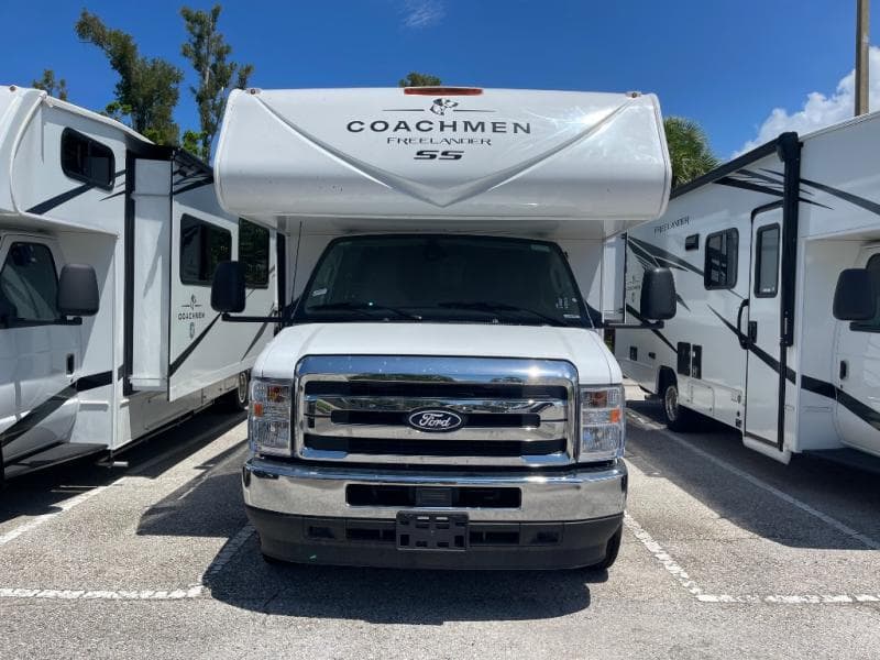 2026 Coachmen 2026 Coachmen Freelander - thumbnail 3