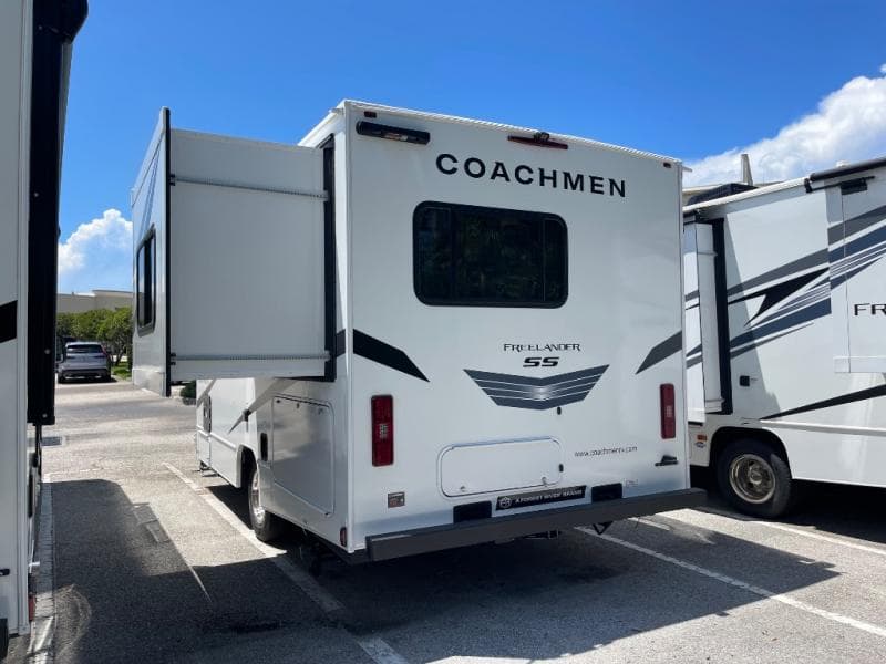 2026 Coachmen 2026 Coachmen Freelander - thumbnail 5
