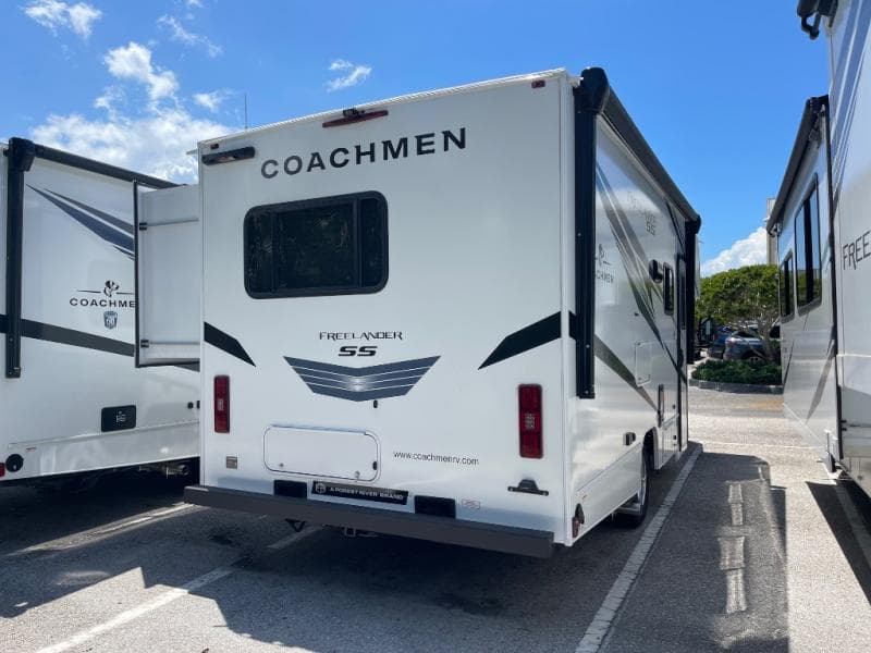 2026 Coachmen 2026 Coachmen Freelander - thumbnail 7