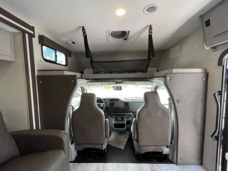 2026 Coachmen 2026 Coachmen Freelander - thumbnail 11