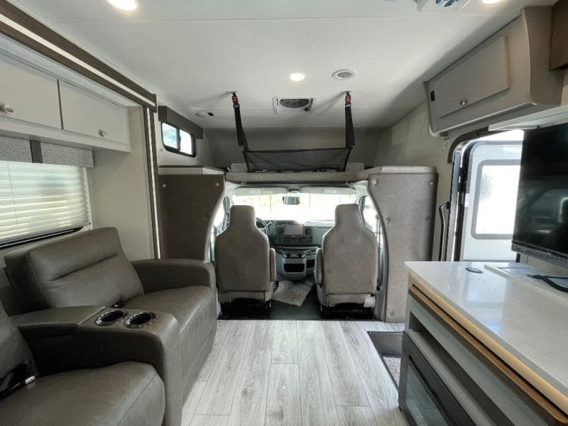 2026 Coachmen 2026 Coachmen Freelander - thumbnail 12