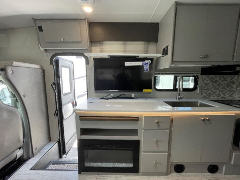 2026 Coachmen 2026 Coachmen Freelander - thumbnail 14