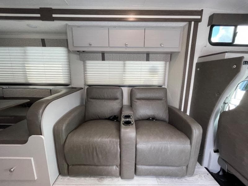 2026 Coachmen 2026 Coachmen Freelander - thumbnail 17