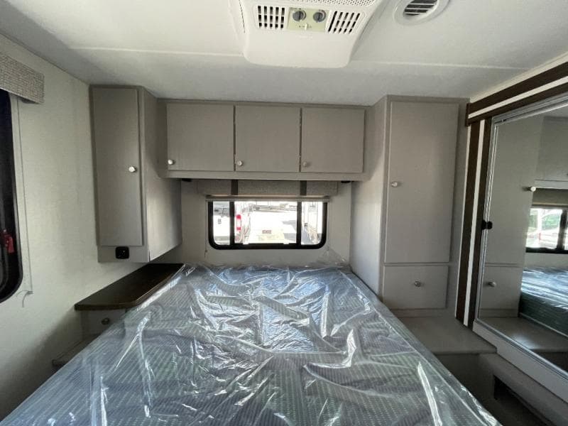 2026 Coachmen 2026 Coachmen Freelander - thumbnail 18