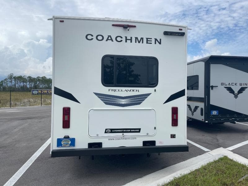 2026 Coachmen 2026 Coachmen Freelander - thumbnail 7