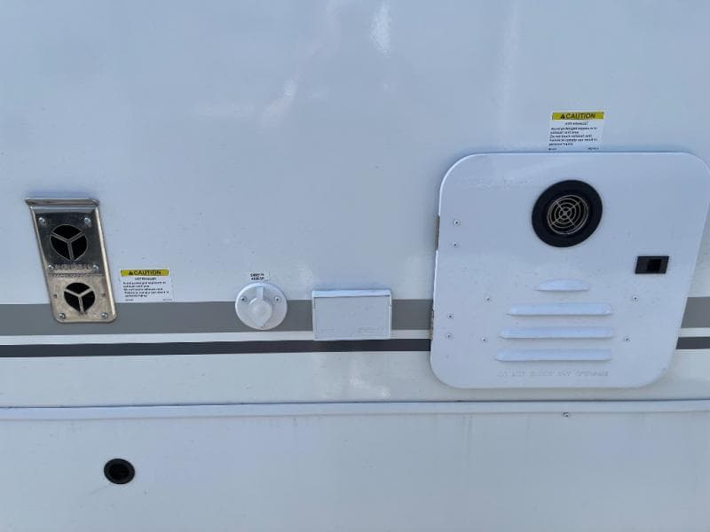 2026 Coachmen 2026 Coachmen Freedom Express Ultra Lite - thumbnail 9