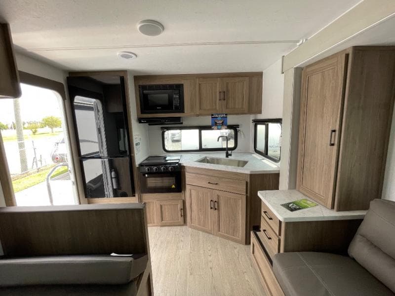 2026 Coachmen 2026 Coachmen Freedom Express Select - thumbnail 19