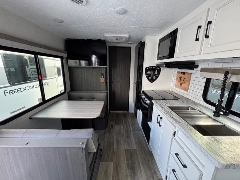 2025 Venture RV 2025 Venture RV Stratus - thumbnail 8