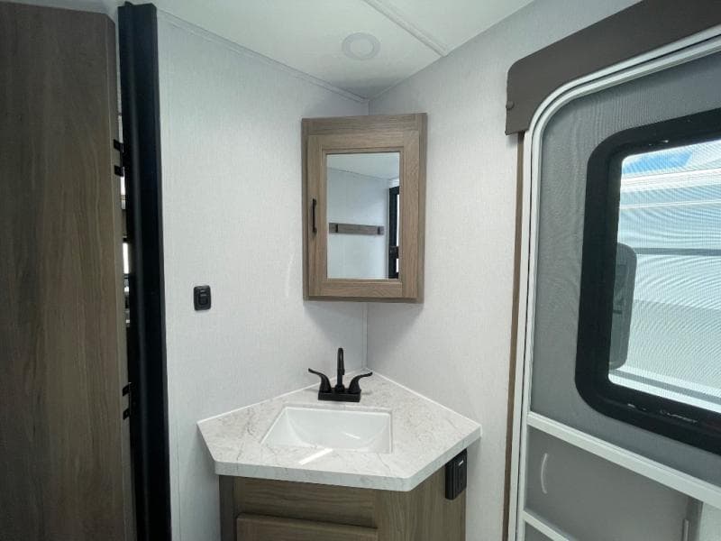 2026 Coachmen 2026 Coachmen Freedom Express - thumbnail 15