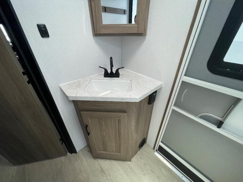 2026 Coachmen 2026 Coachmen Freedom Express - thumbnail 16