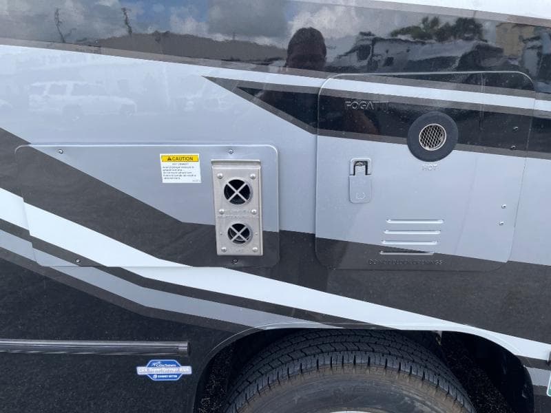 2026 Coachmen 2026 Coachmen Leprechaun - thumbnail 12