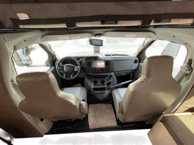 2026 Coachmen 2026 Coachmen Leprechaun - thumbnail 25