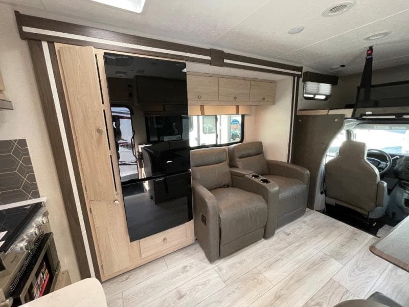 2026 Coachmen 2026 Coachmen Leprechaun - thumbnail 28