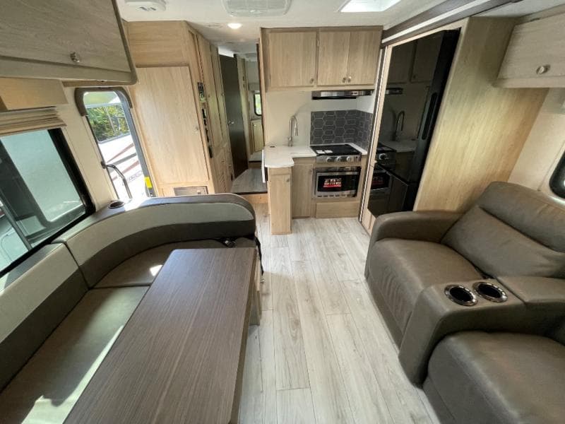 2026 Coachmen 2026 Coachmen Leprechaun - thumbnail 31