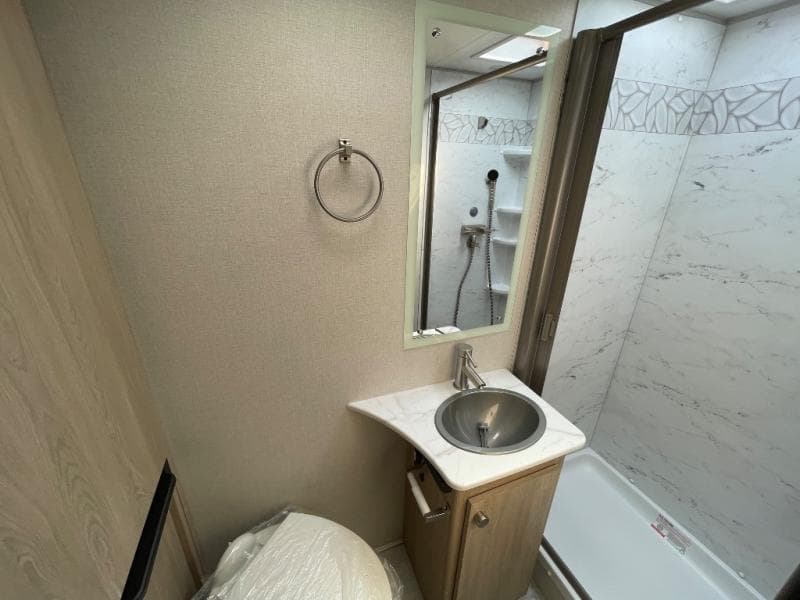 2026 Coachmen 2026 Coachmen Leprechaun - thumbnail 39