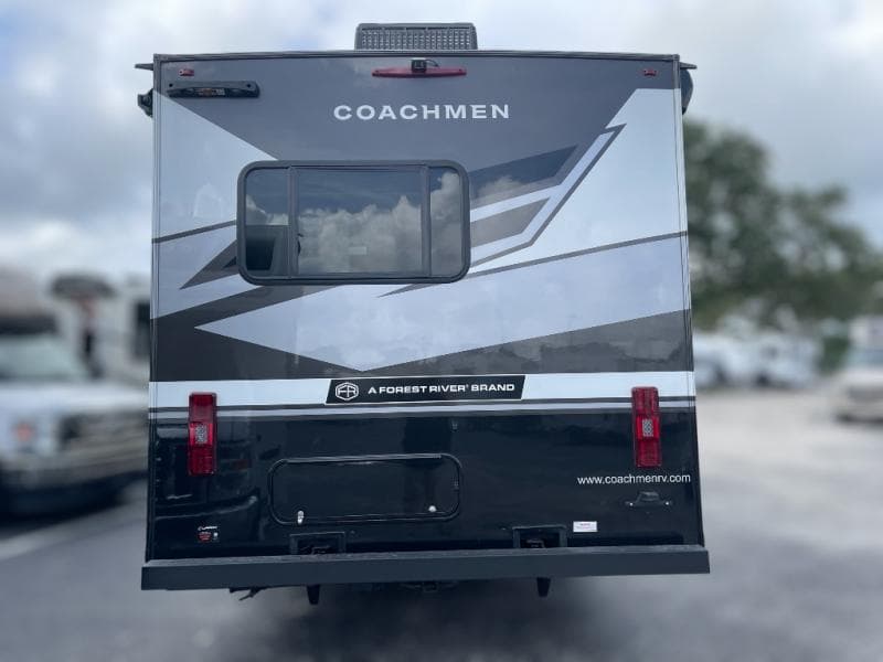 2026 Coachmen 2026 Coachmen Leprechaun - thumbnail 5