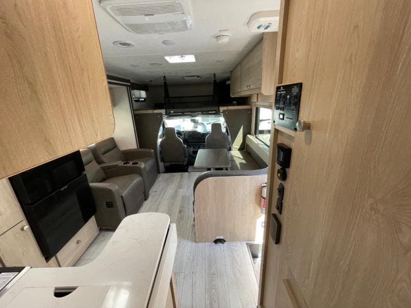 2026 Coachmen 2026 Coachmen Leprechaun - thumbnail 46