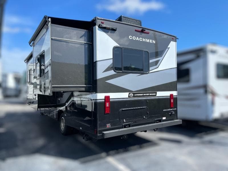 2026 Coachmen 2026 Coachmen Leprechaun - thumbnail 6