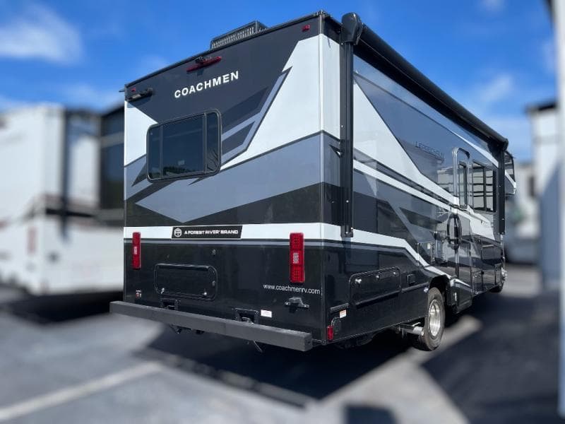 2026 Coachmen 2026 Coachmen Leprechaun - thumbnail 7