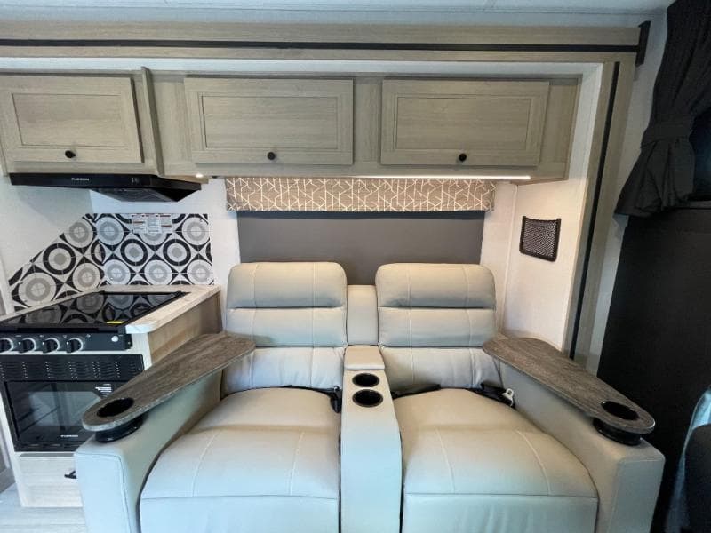 2026 Forest River 2026 Forest River Sunseeker Classic - thumbnail 11