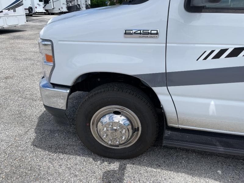 2026 Forest River 2026 Forest River Sunseeker - thumbnail 15