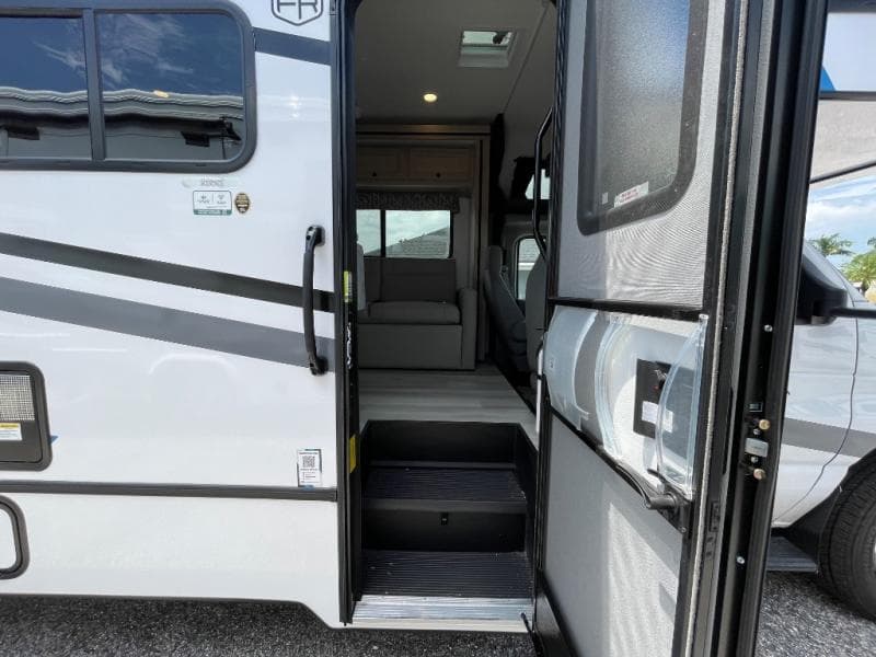 2026 Forest River 2026 Forest River Sunseeker - thumbnail 22