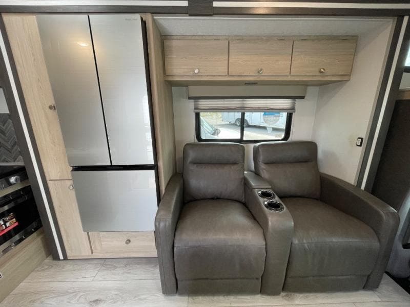 2026 Coachmen 2026 Coachmen Leprechaun - thumbnail 13