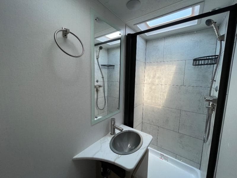 2026 Coachmen 2026 Coachmen Leprechaun - thumbnail 17