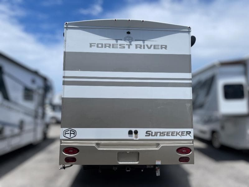 2026 Forest River 2026 Forest River Sunseeker - thumbnail 5