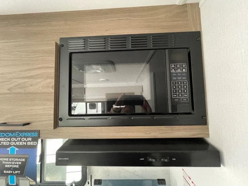 2026 Coachmen 2026 Coachmen Freedom Express - thumbnail 32