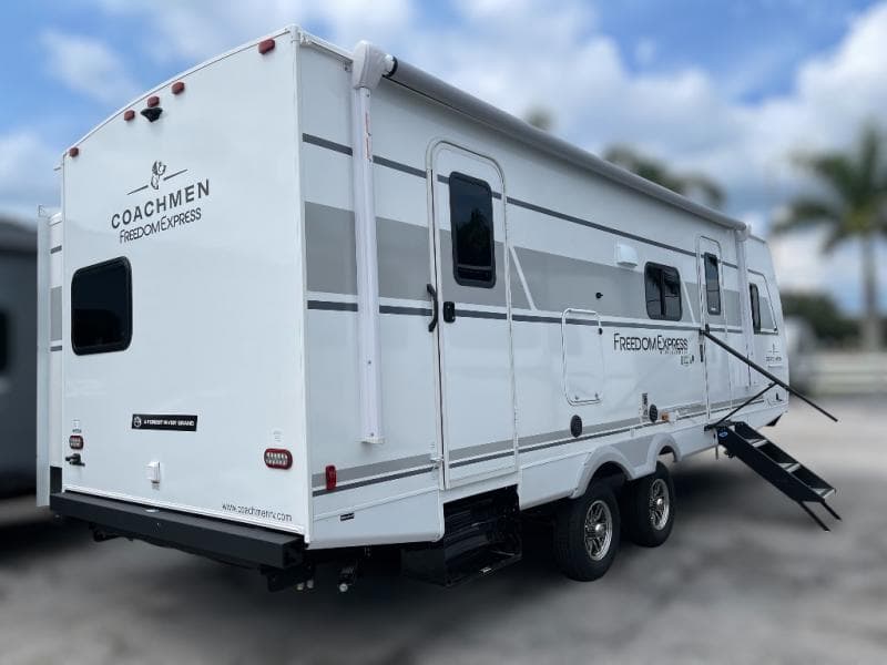 2026 Coachmen 2026 Coachmen Freedom Express - thumbnail 7