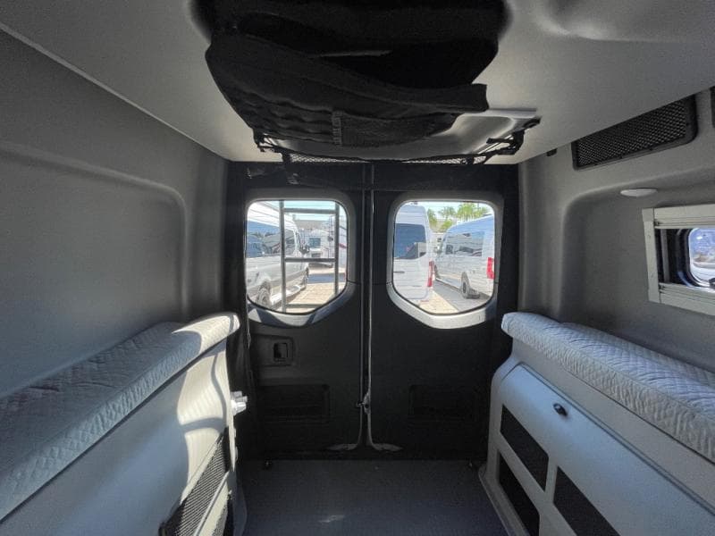 2026 Winnebago 2026 Winnebago Revel - thumbnail 14