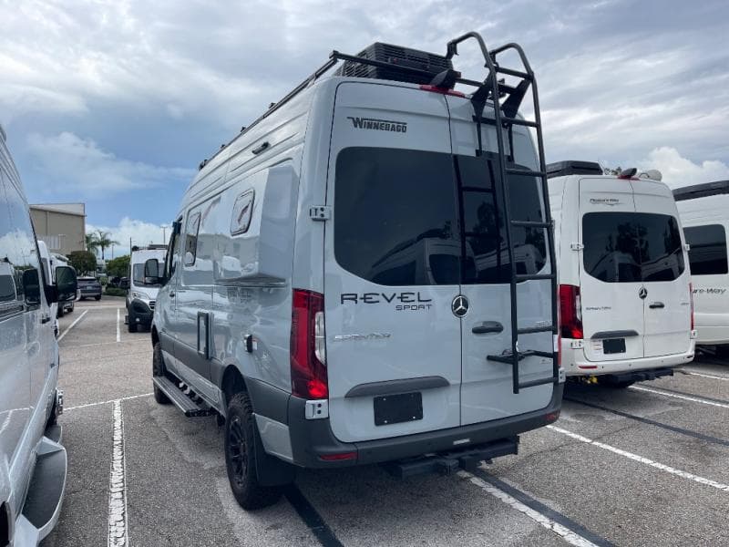 2026 Winnebago 2026 Winnebago Revel - thumbnail 6