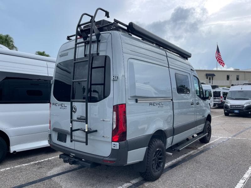 2026 Winnebago 2026 Winnebago Revel - thumbnail 8