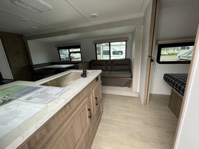 2026 Coachmen 2026 Coachmen Freedom Express - thumbnail 17