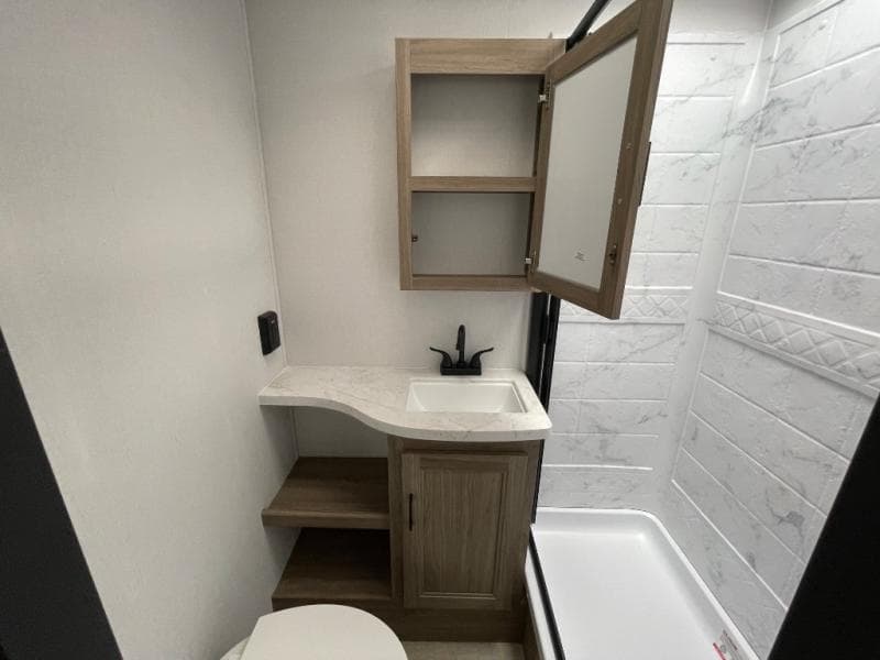 2026 Coachmen 2026 Coachmen Freedom Express - thumbnail 35