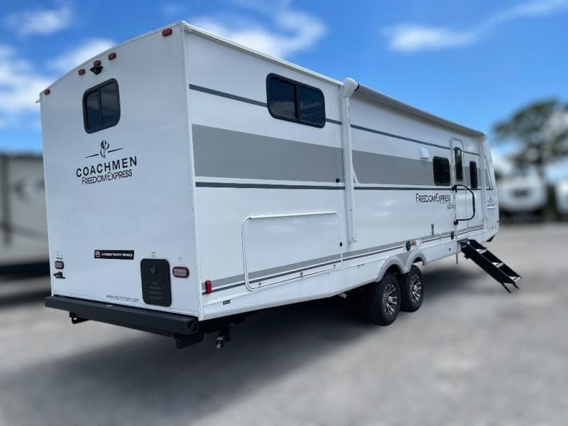 2026 Coachmen 2026 Coachmen Freedom Express - thumbnail 7