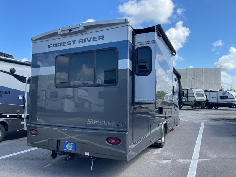 2026 Forest River 2026 Forest River Sunseeker Classic - thumbnail 8