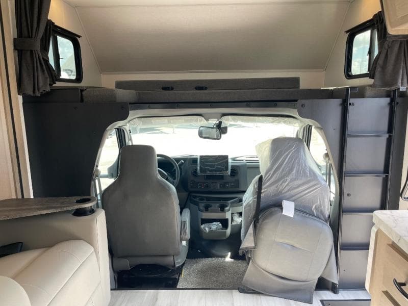 2026 Forest River 2026 Forest River Sunseeker Classic - thumbnail 10