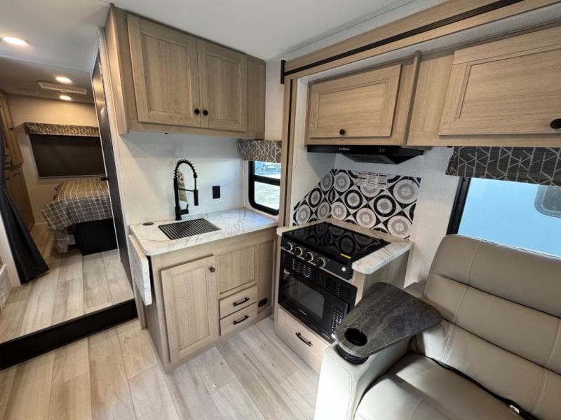 2026 Forest River 2026 Forest River Sunseeker Classic - thumbnail 17