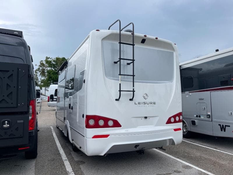 2025 Leisure Travel Vans 2025 Leisure Travel Vans Unity - thumbnail 5