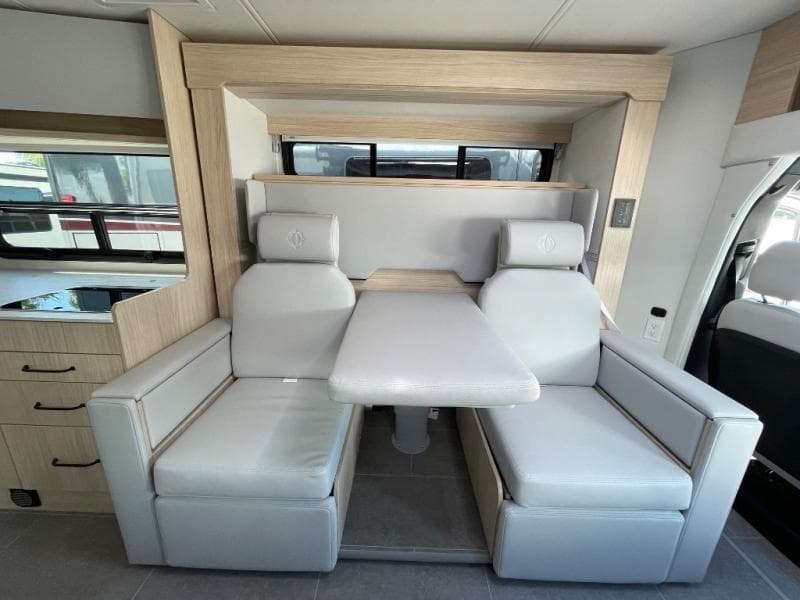 2025 Leisure Travel Vans 2025 Leisure Travel Vans Unity - thumbnail 9