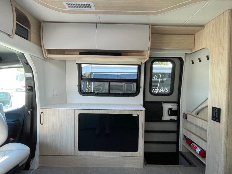 2025 Leisure Travel Vans 2025 Leisure Travel Vans Unity - thumbnail 10