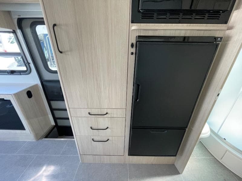 2025 Leisure Travel Vans 2025 Leisure Travel Vans Unity - thumbnail 15