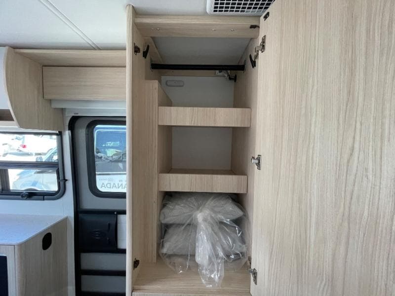 2025 Leisure Travel Vans 2025 Leisure Travel Vans Unity - thumbnail 16